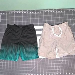 Lot of 2 boy shorts - 5t